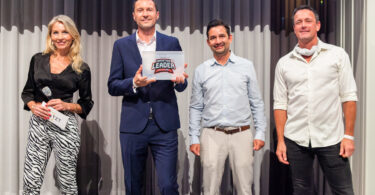 Marketingleader Award mit Ulf Schöttl (Manner), Simon Gebauer (OBSERVER)